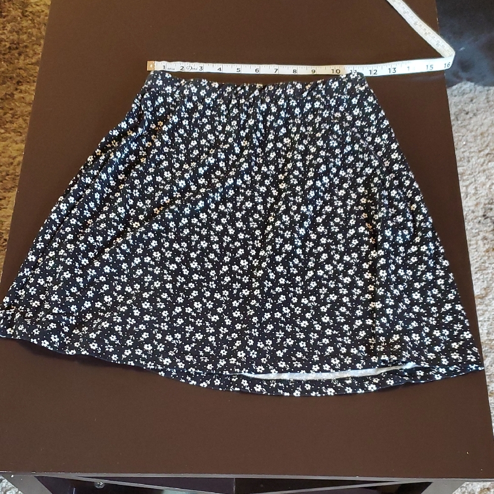 Sky and Sparrow Black and White Floral Skirt